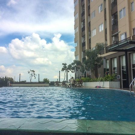 Best Deal And Cozy Studio Oasis Cikarang Apartment By Travelio エクステリア 写真