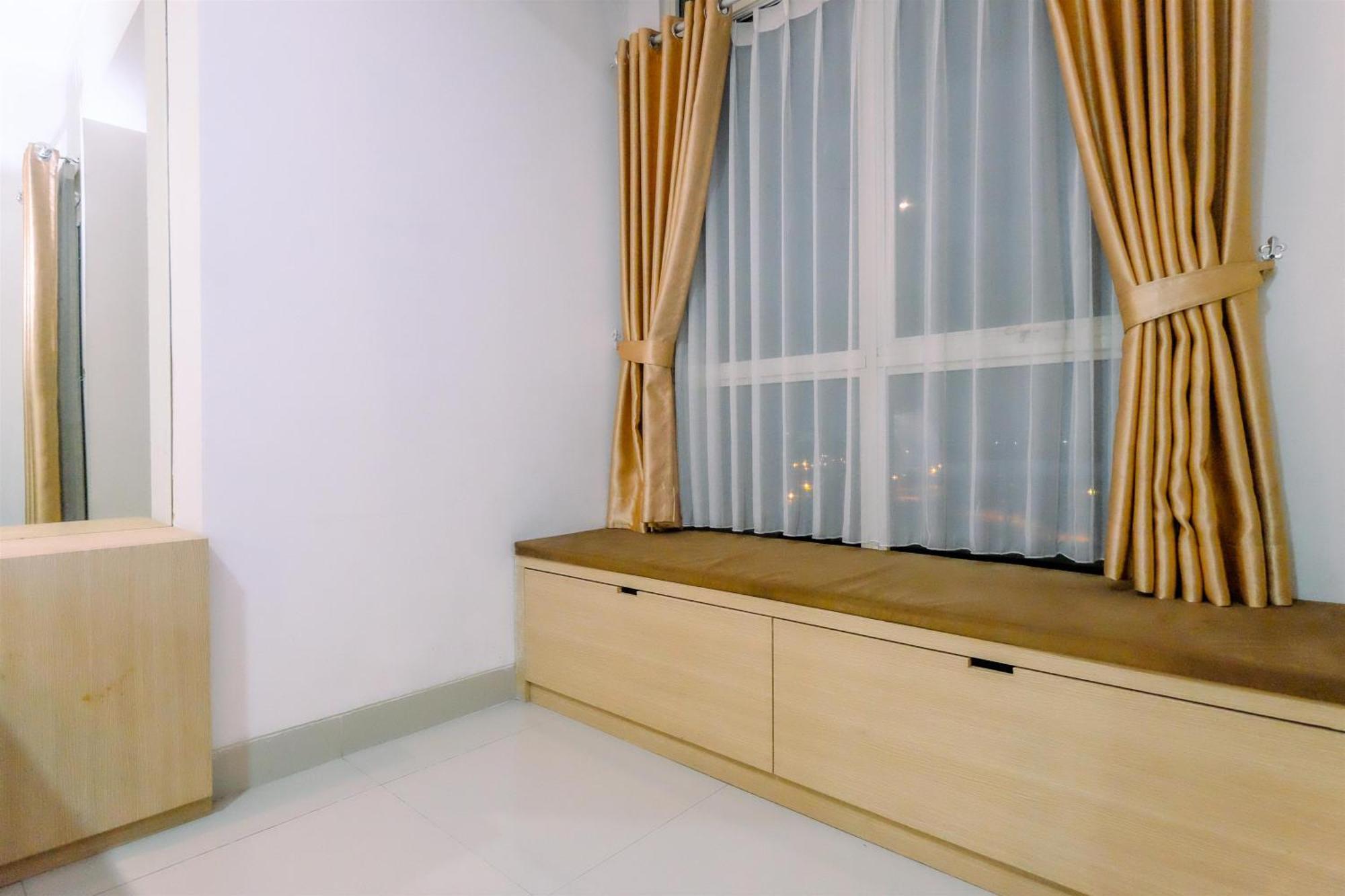 Best Deal And Cozy Studio Oasis Cikarang Apartment By Travelio エクステリア 写真