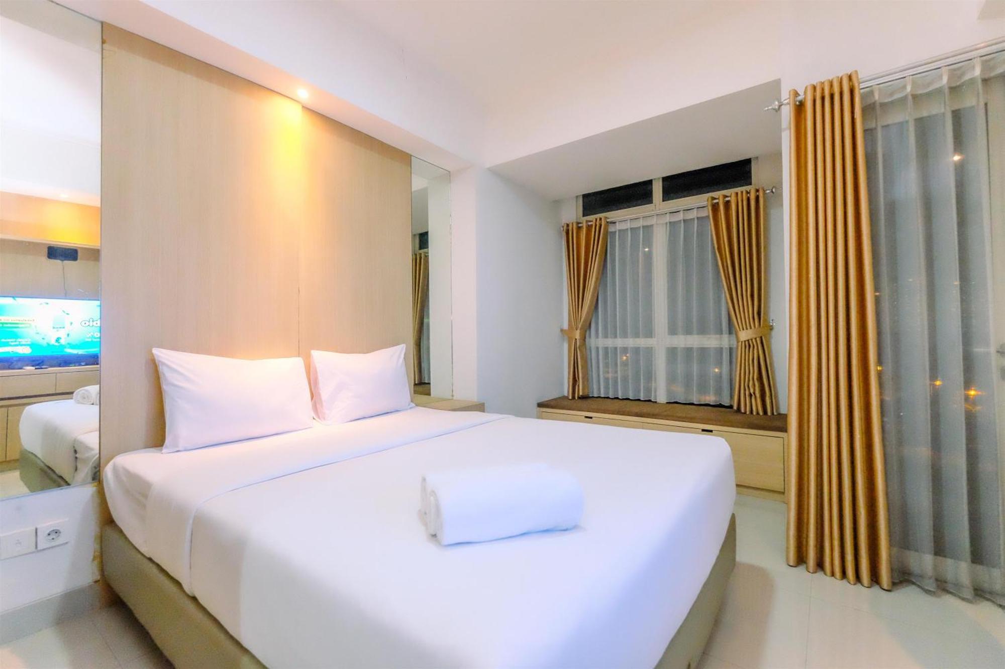 Best Deal And Cozy Studio Oasis Cikarang Apartment By Travelio エクステリア 写真